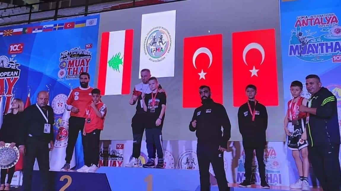25 ülkenin katılımıyla gerçekleştirilen İfma Uluslararası Antalya Open Cup Muay Thai  yarışmalarında derecelere doymuyoruz.