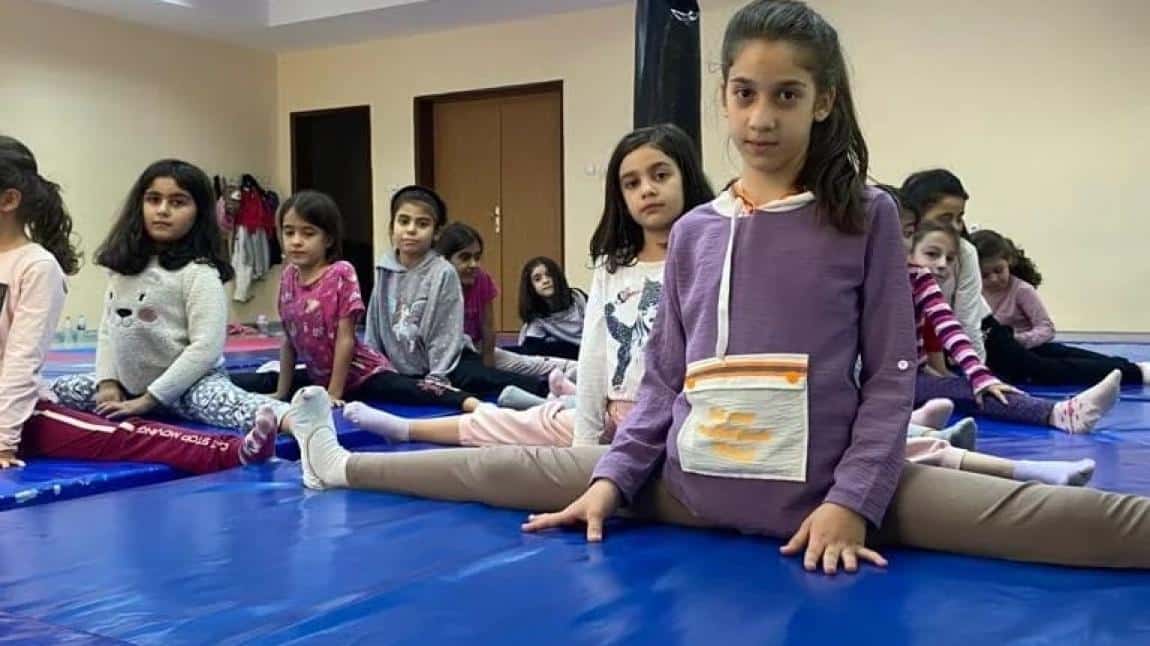 Jimnastik  ve Hareket  Eğitimi  kurslarımızdan görüntüler. Jimnastik  spor yapma kültürünü  çocuklara  aktarmanın en etkili yolu olarak görülmektedir